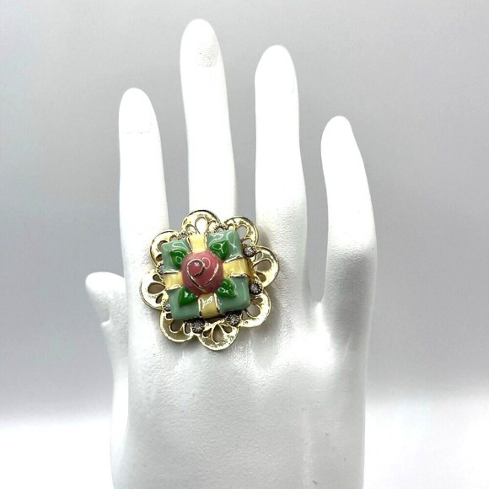 🎂✨ RARE Vintage Betsey Johnson Tea Party Cake Ring – Statement Glam! ✨🎂 - Picture 4 of 9